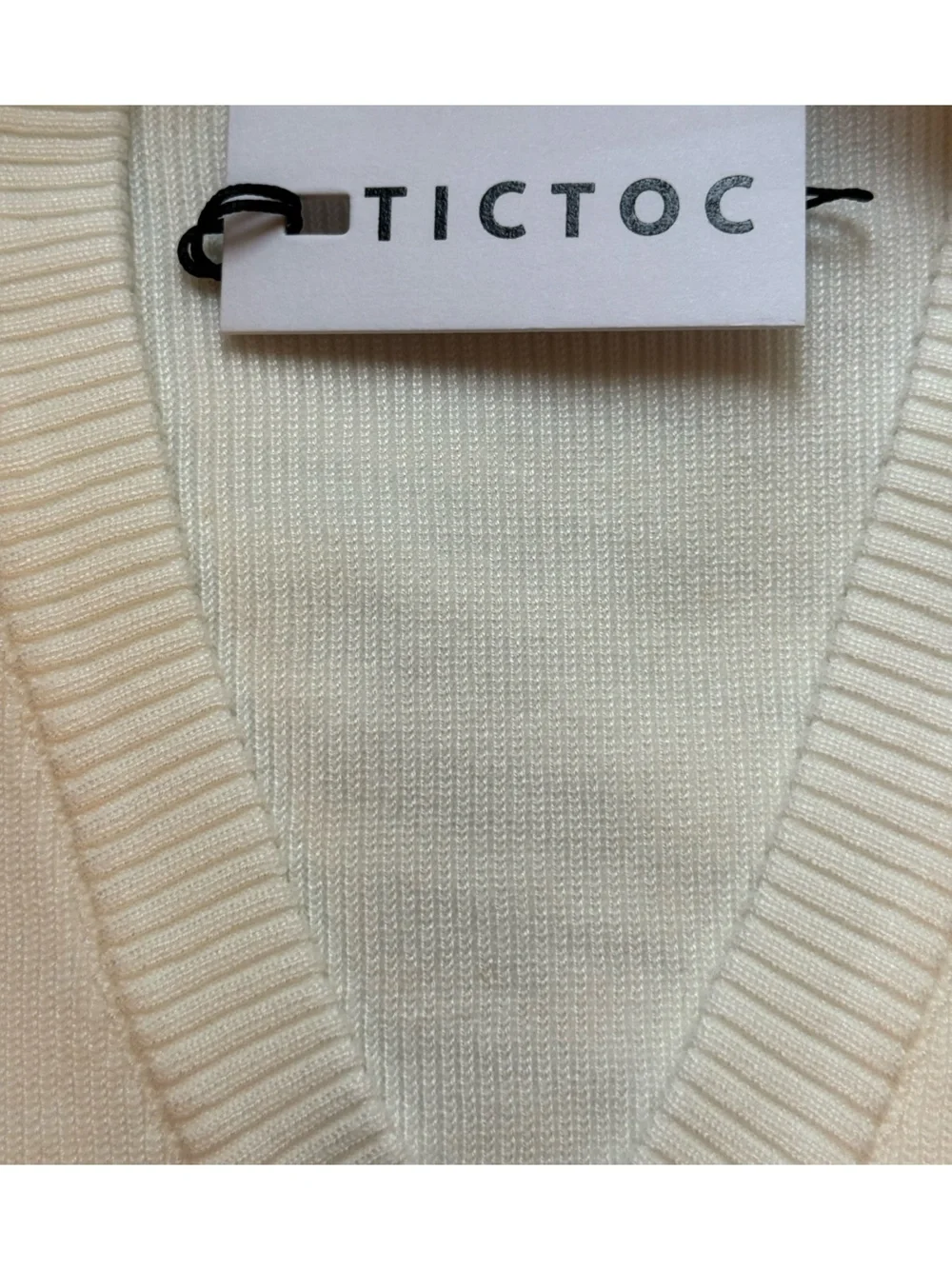 TIC TOC White Ribbed knit sweater with a V-neckline. All seasons sweater. NWT